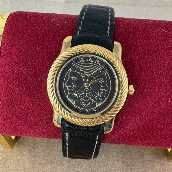 SOLD Fendi 1925 Roman Coin Watch Reverse marked FENDI 800G - Picture 2 of 11